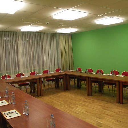Ckm Centrum Konferencyjne Mazowsze Otrębusy Exteriör bild