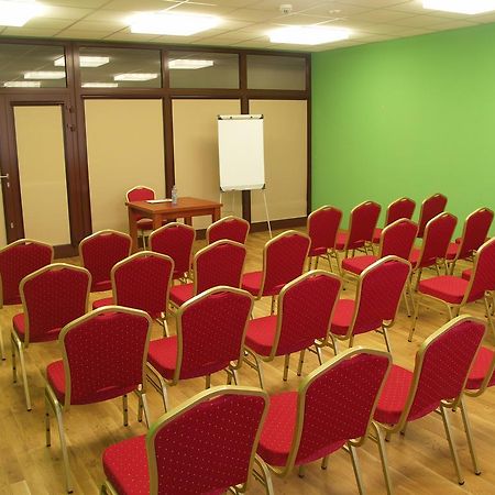 Ckm Centrum Konferencyjne Mazowsze Otrębusy Exteriör bild