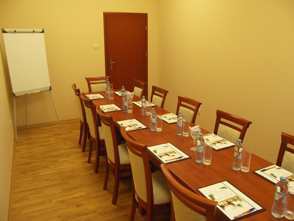 Ckm Centrum Konferencyjne Mazowsze Otrębusy Exteriör bild