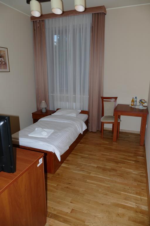 Ckm Centrum Konferencyjne Mazowsze Otrębusy Exteriör bild