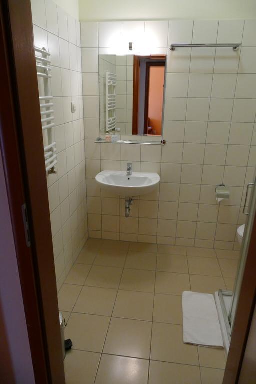 Ckm Centrum Konferencyjne Mazowsze Otrębusy Exteriör bild