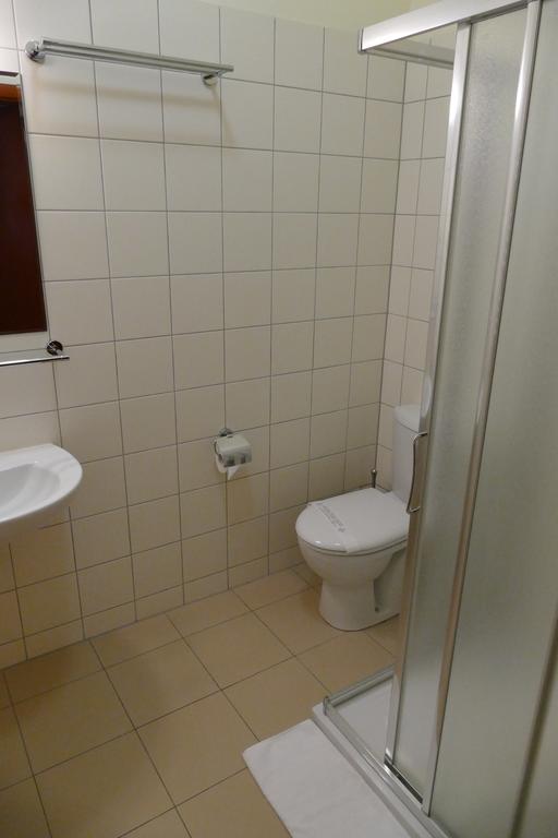 Ckm Centrum Konferencyjne Mazowsze Otrębusy Exteriör bild