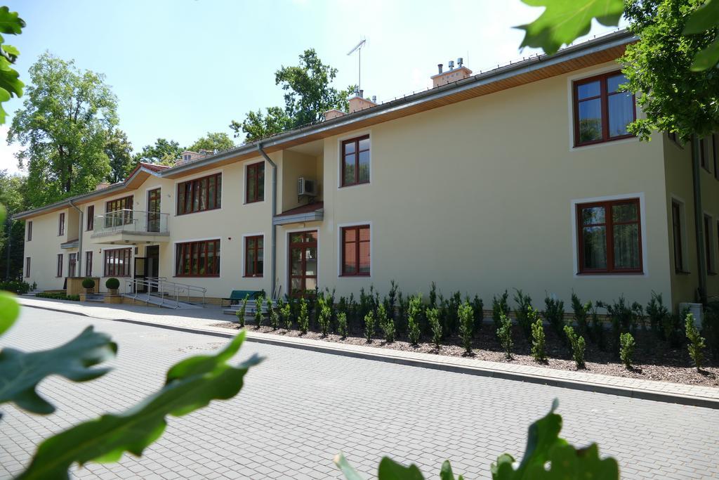 Ckm Centrum Konferencyjne Mazowsze Otrębusy Exteriör bild